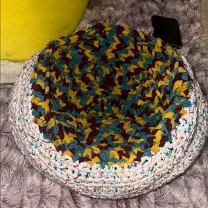 Knit cat bed